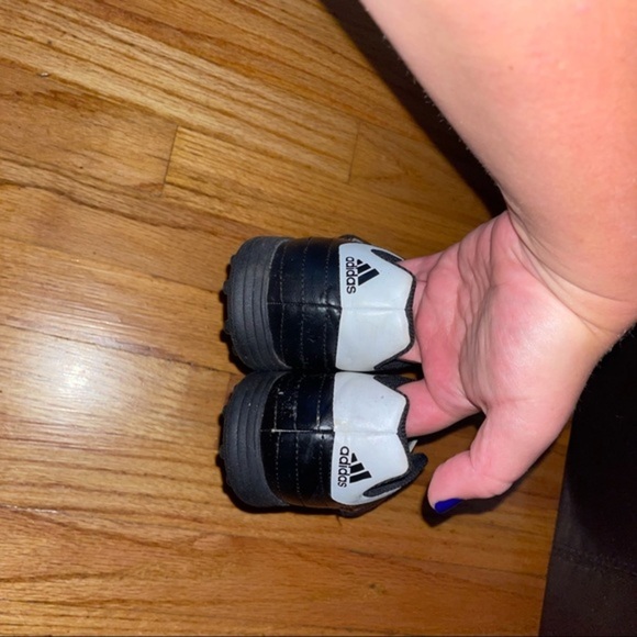 Adidas indoor soccer cleats/unisex - Picture 6 of 7